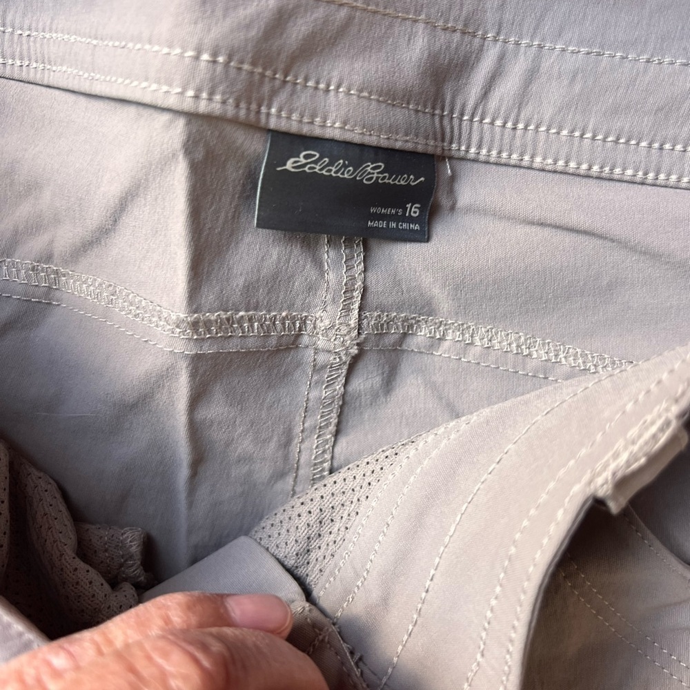 Women’s Tan Cargo Shorts - Picture 3 of 4